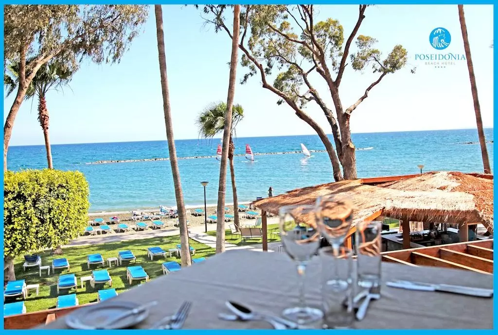 poseidonia beach limassol_shabavizparvaz_04.jpg